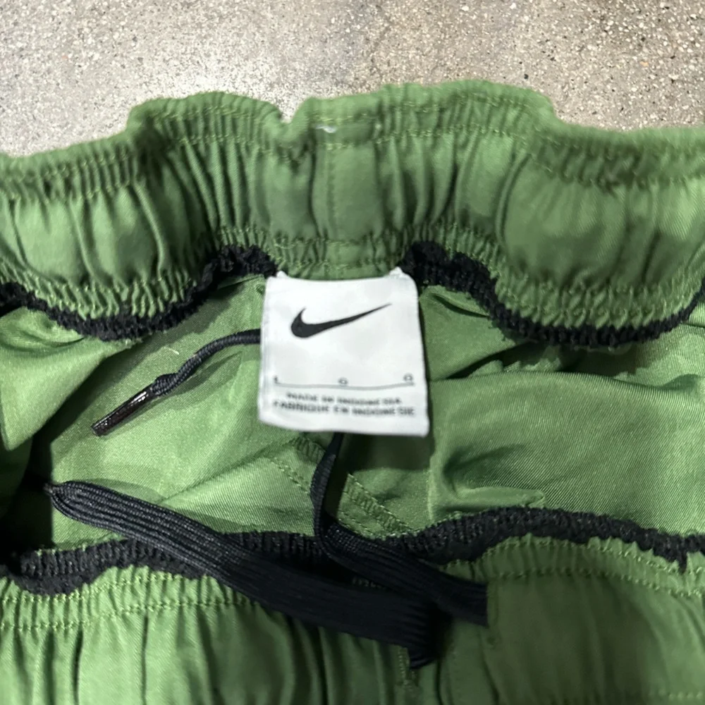 Vintage Nike Shorts - Picture 3 of 3